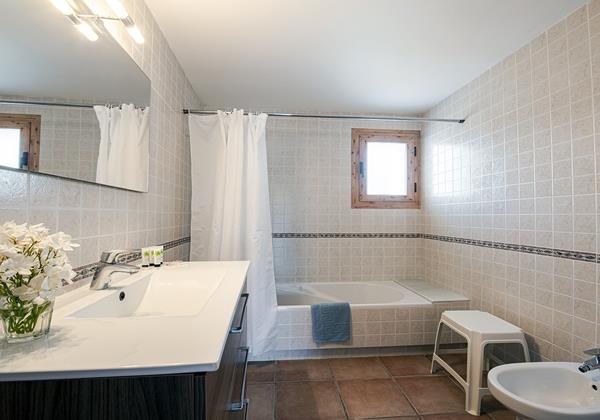 Villa Los Naranjos Ibiza 38A Bathroom 2