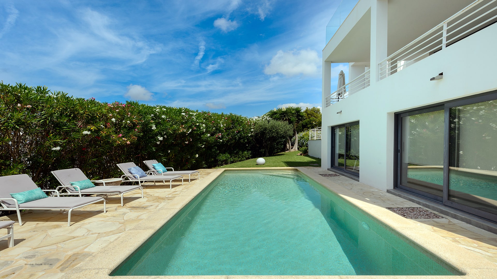 VILLA LUCE (Near Town) 2024 Villa Rental Unique