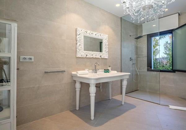 Villa Valeria Ibiza 31 Island Coral Suite Bathroom Min