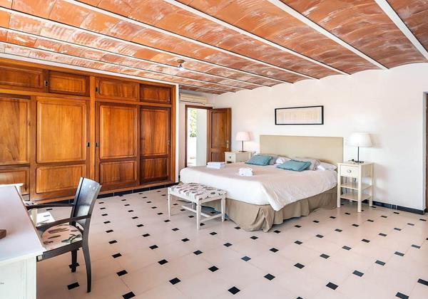 Can Anadi Ibiza 15 Min