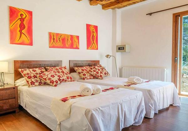 Can Savasana Ibiza 32 Min