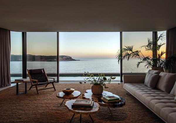 The Cliffhanger Living Room By Sunset