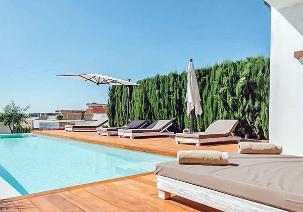 Can Elyza Ibiza 5 Min