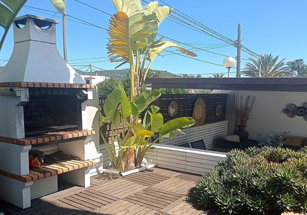 Villa Yellow Ibiza 12 Min