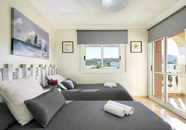 Villa Yellow Ibiza 21 Min