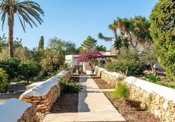 Can Amphorae Ibiza 7 Min