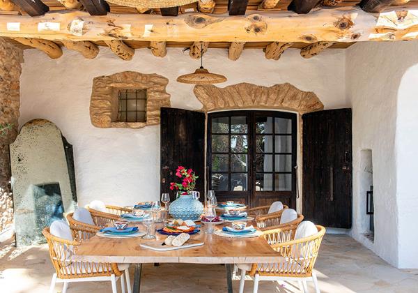 Can Amphorae Ibiza 13 Min