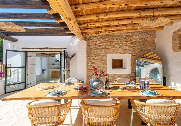 Can Amphorae Ibiza 14 Min