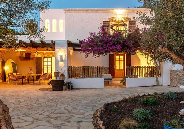 Can Amphorae Ibiza 27 Min