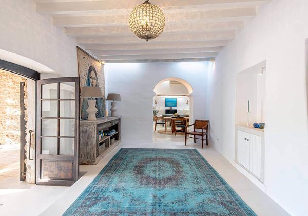 Can Amphorae Ibiza 37 Min