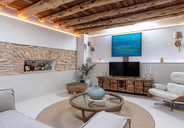 Can Amphorae Ibiza 44 Min