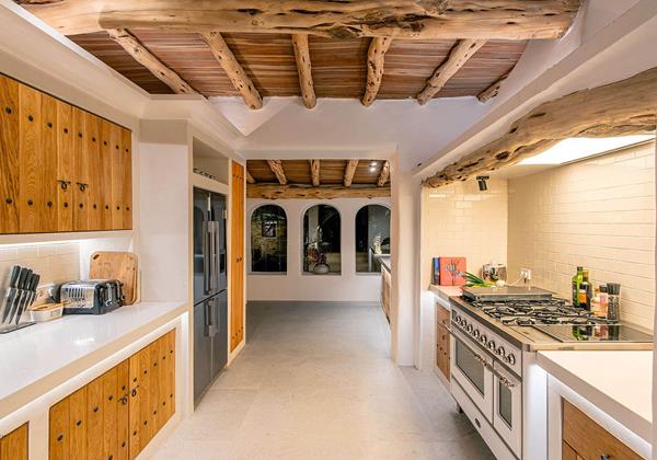 Can Amphorae Ibiza 46A Min