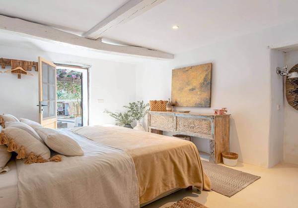 Can Amphorae Ibiza 56 Min