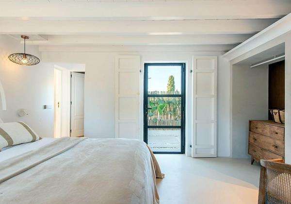 Can Amphorae Ibiza 78 Min