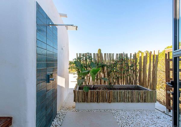 Can Amphorae Ibiza 82 Min