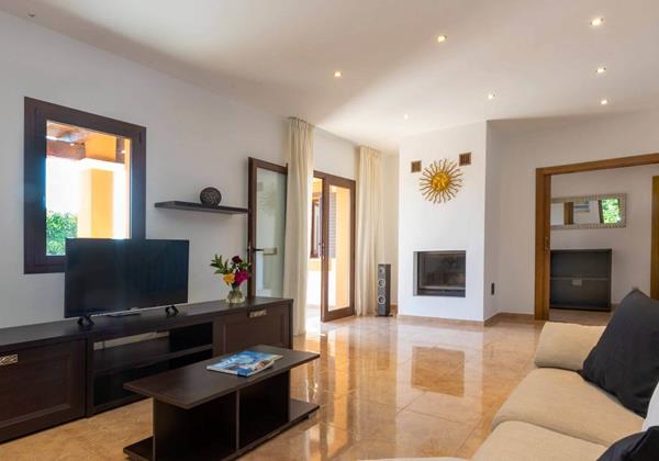 Villa Alexandra Ibiza 11 Min