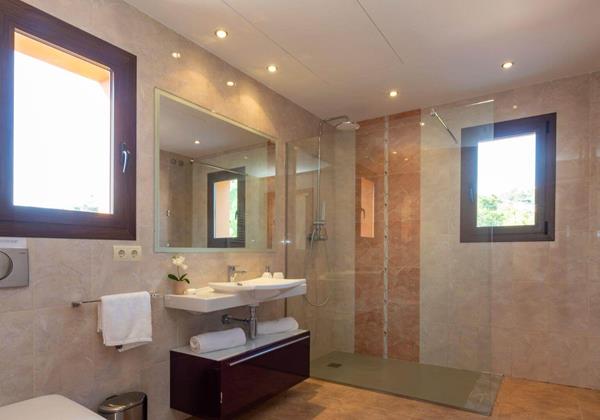 Villa Alexandra Ibiza 18 Min