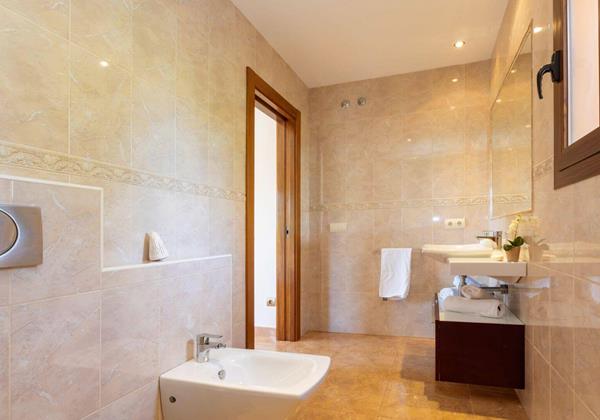 Villa Alexandra Ibiza 21 Min