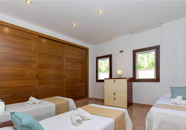 Villa Alexandra Ibiza 23 Min