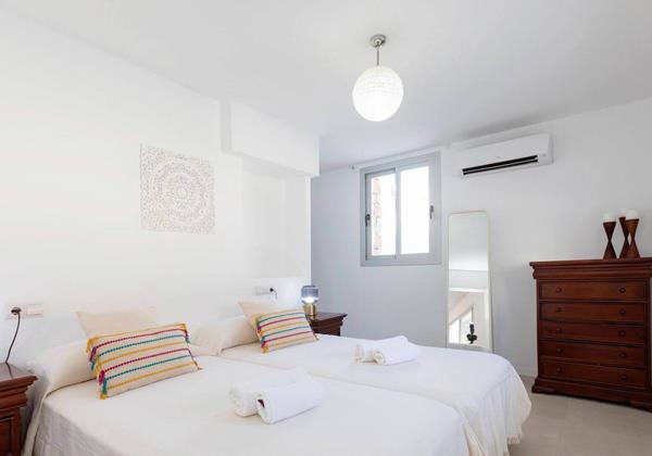 Villa Blanca Ibiza 31 Min