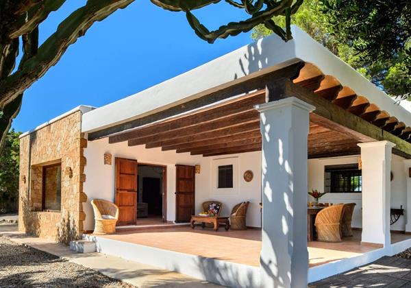 Can Joan Simona 007 Min