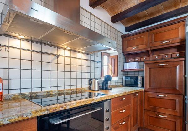 Can Joan Simona 054 Min