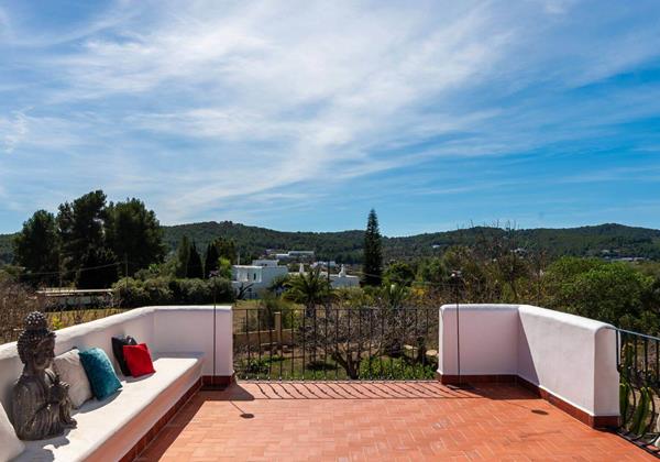 Cerca Santa Eulalia 17