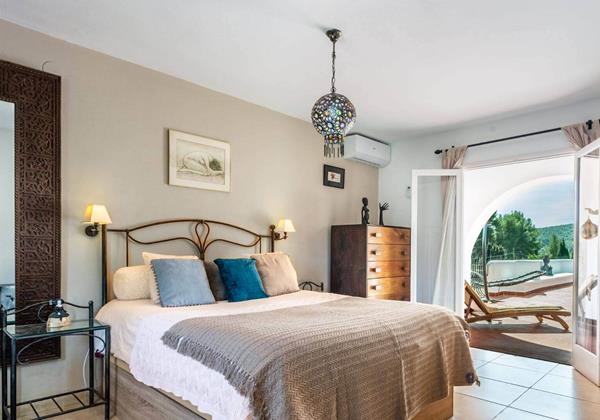 Cerca Santa Eulalia 23