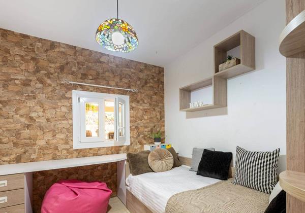 Cerca Santa Eulalia 42