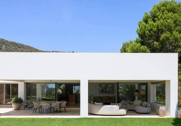 Can Taurino 29072025 102039453