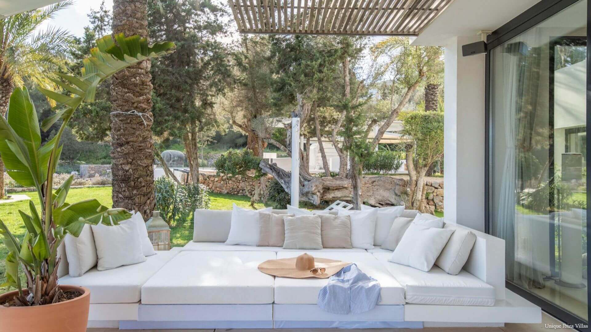  - VILLA OASIS - 5 Bedrooms - Near Ibiza Town & Salinas beach