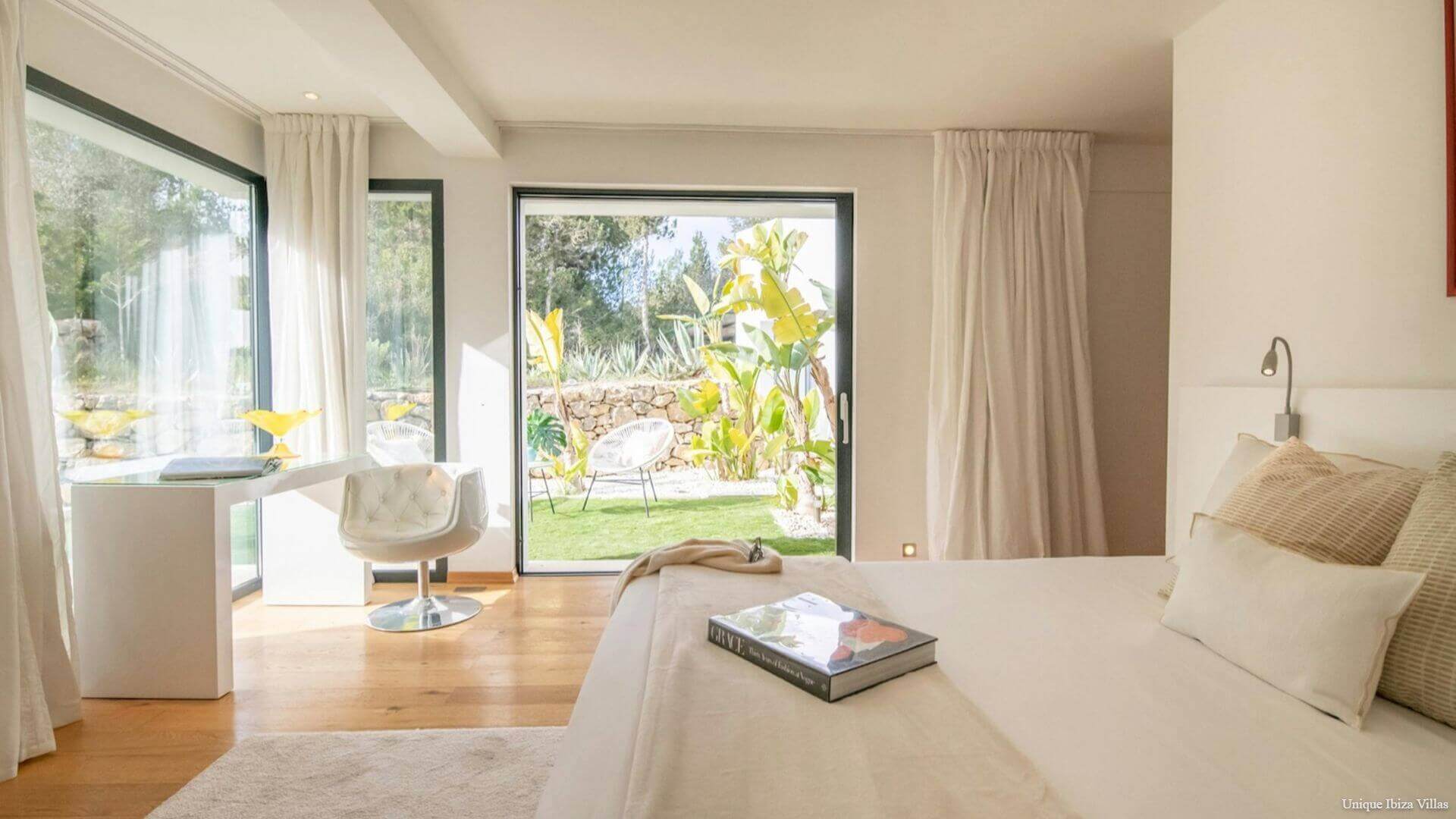  - VILLA OASIS - 5 Bedrooms - Near Ibiza Town & Salinas beach