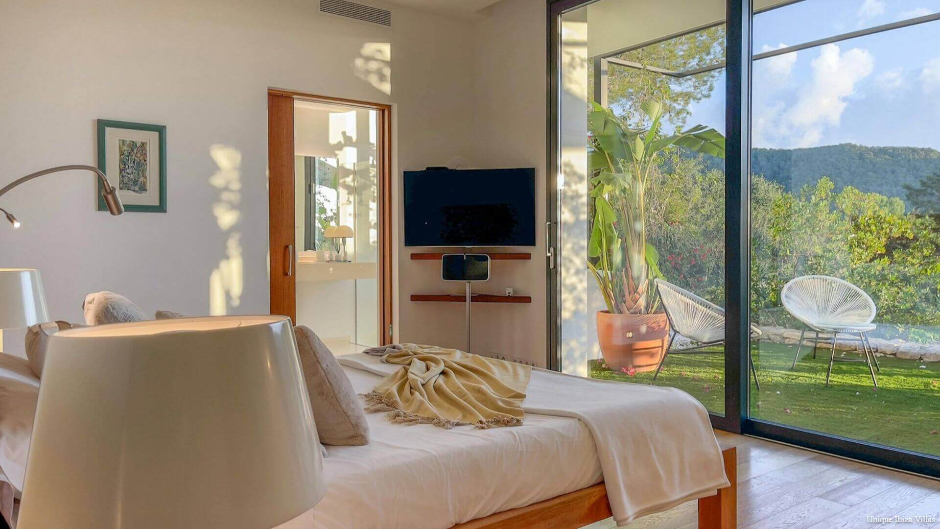  - VILLA OASIS - 5 Bedrooms - Near Ibiza Town & Salinas beach