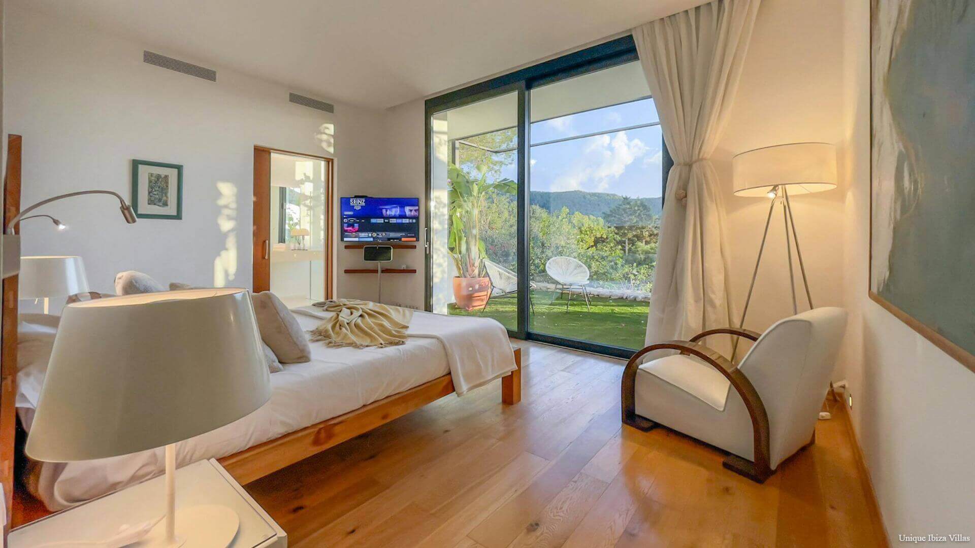  - VILLA OASIS - 5 Bedrooms - Near Ibiza Town & Salinas beach