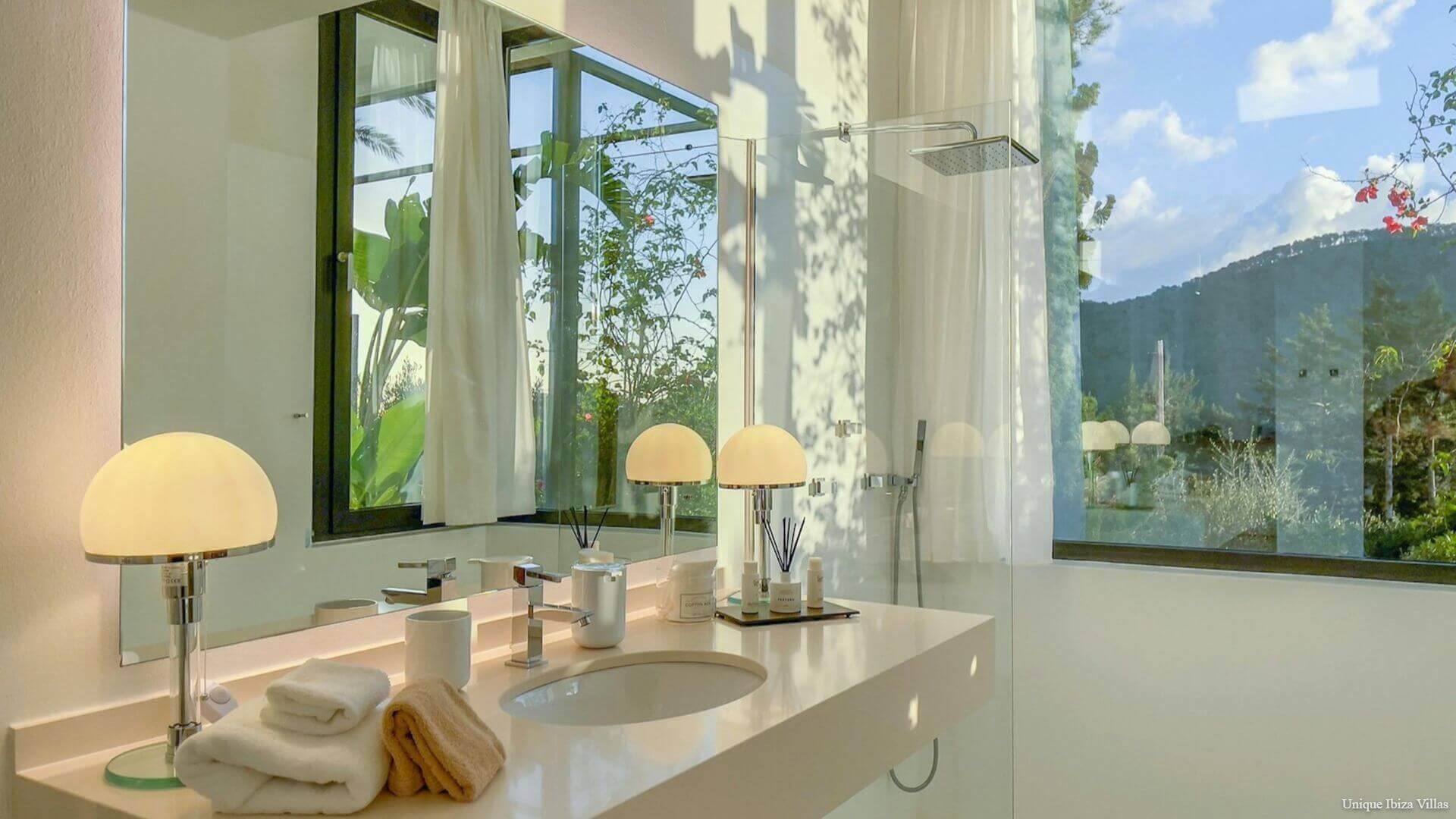  - VILLA OASIS - 5 Bedrooms - Near Ibiza Town & Salinas beach