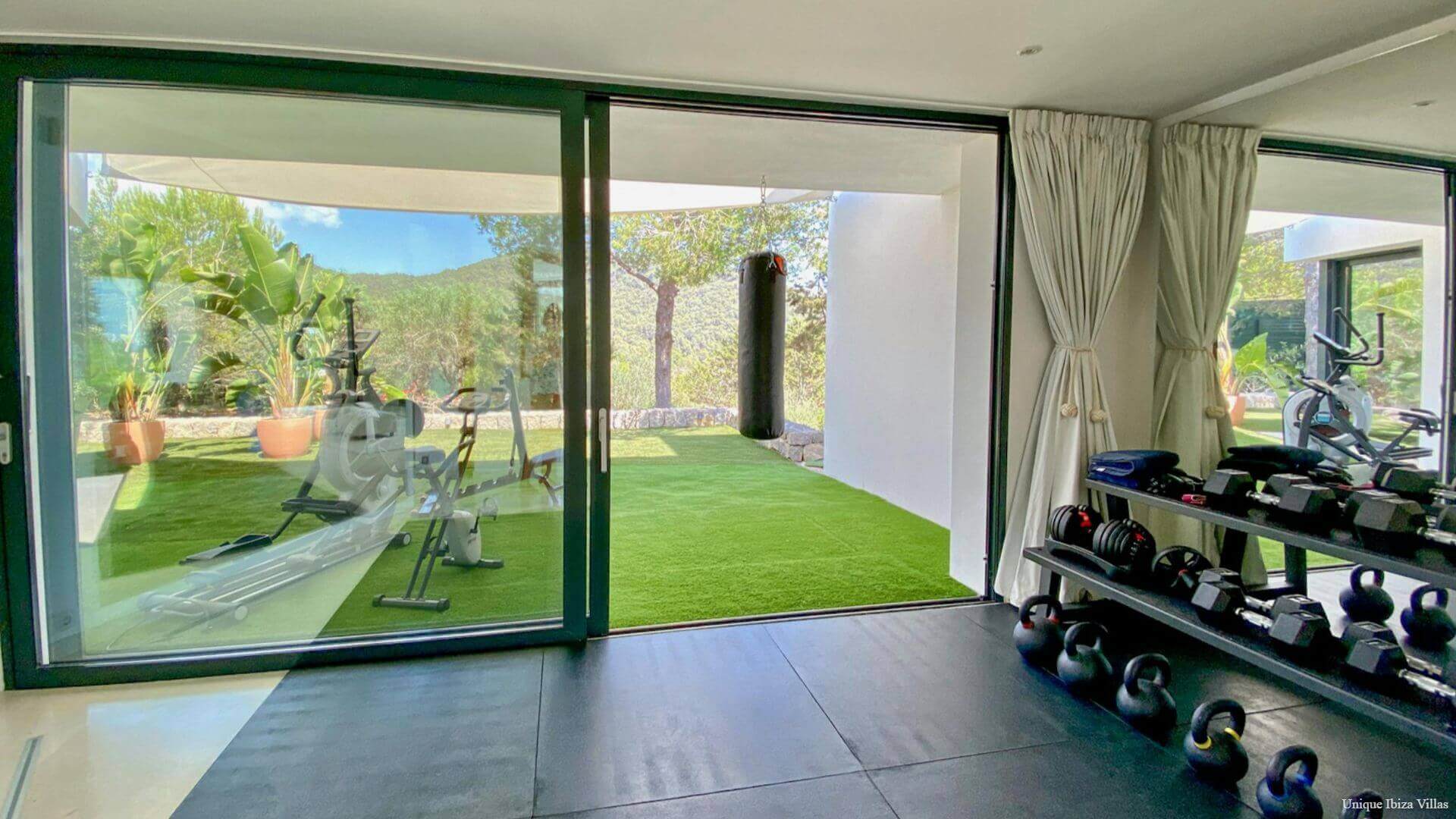  - VILLA OASIS - 5 Bedrooms - Near Ibiza Town & Salinas beach