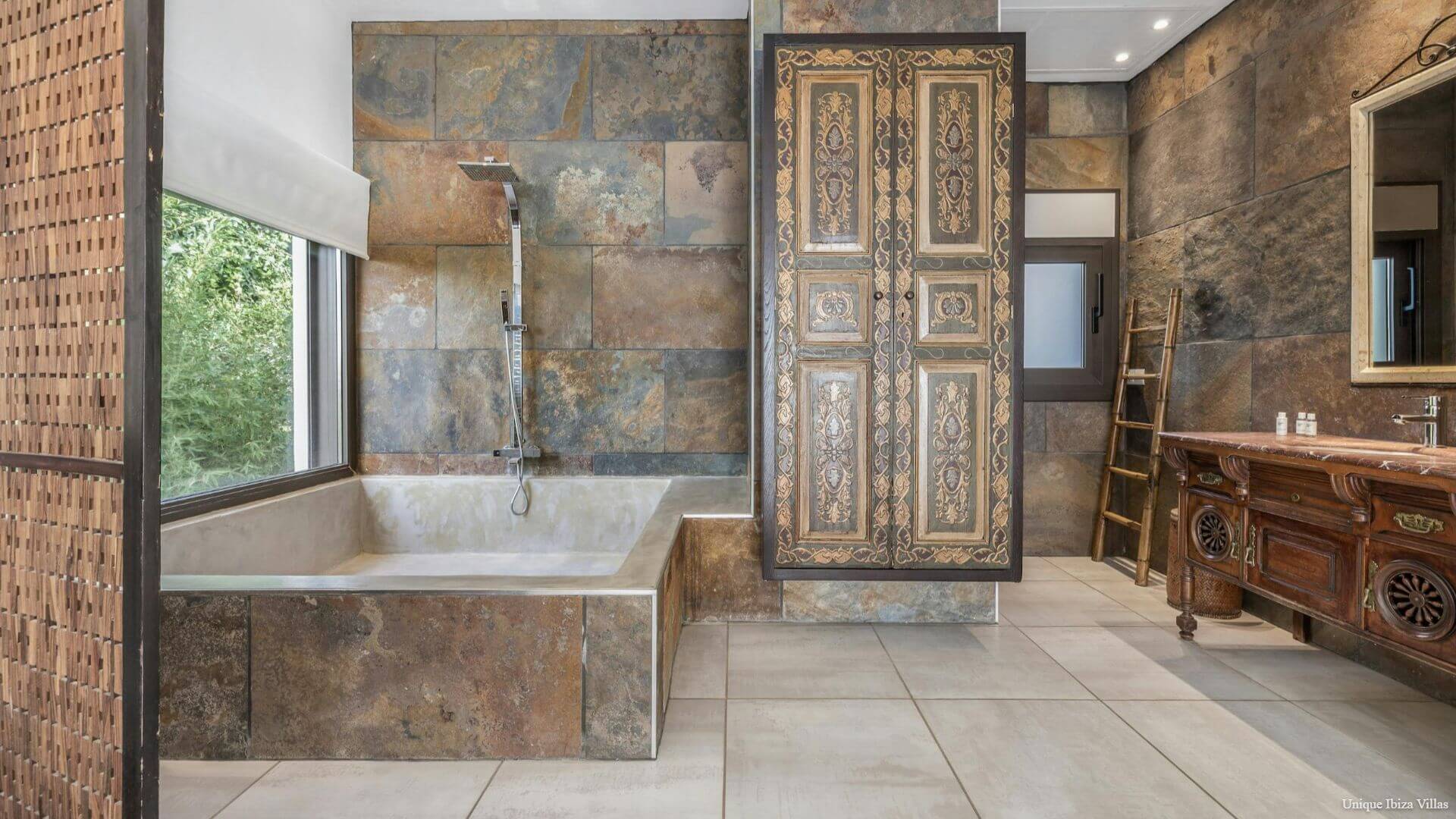 CASA MARISOL - 5 Bedrooms - Cap Martinet - Near Talamanca & Ibiza Town