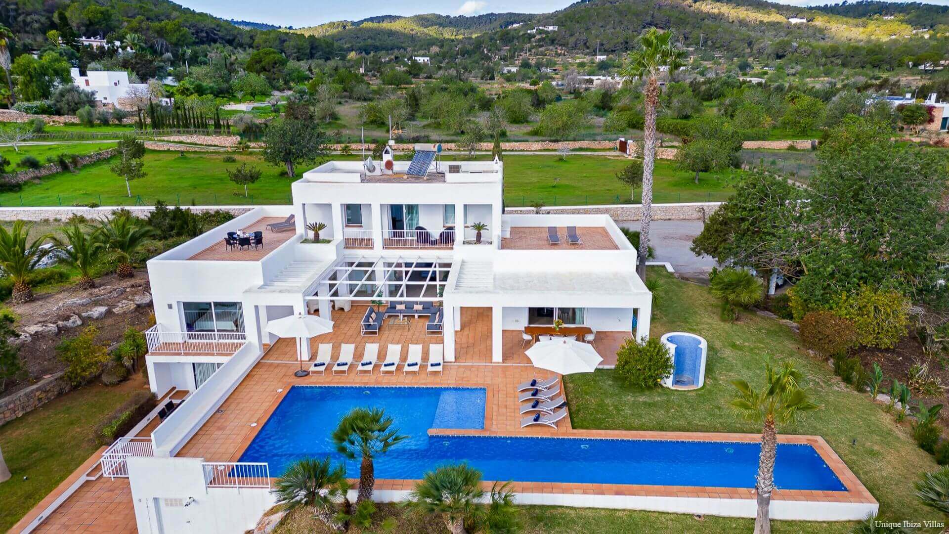  - VILLA STYLE - 5 Bedrooms - San Rafael