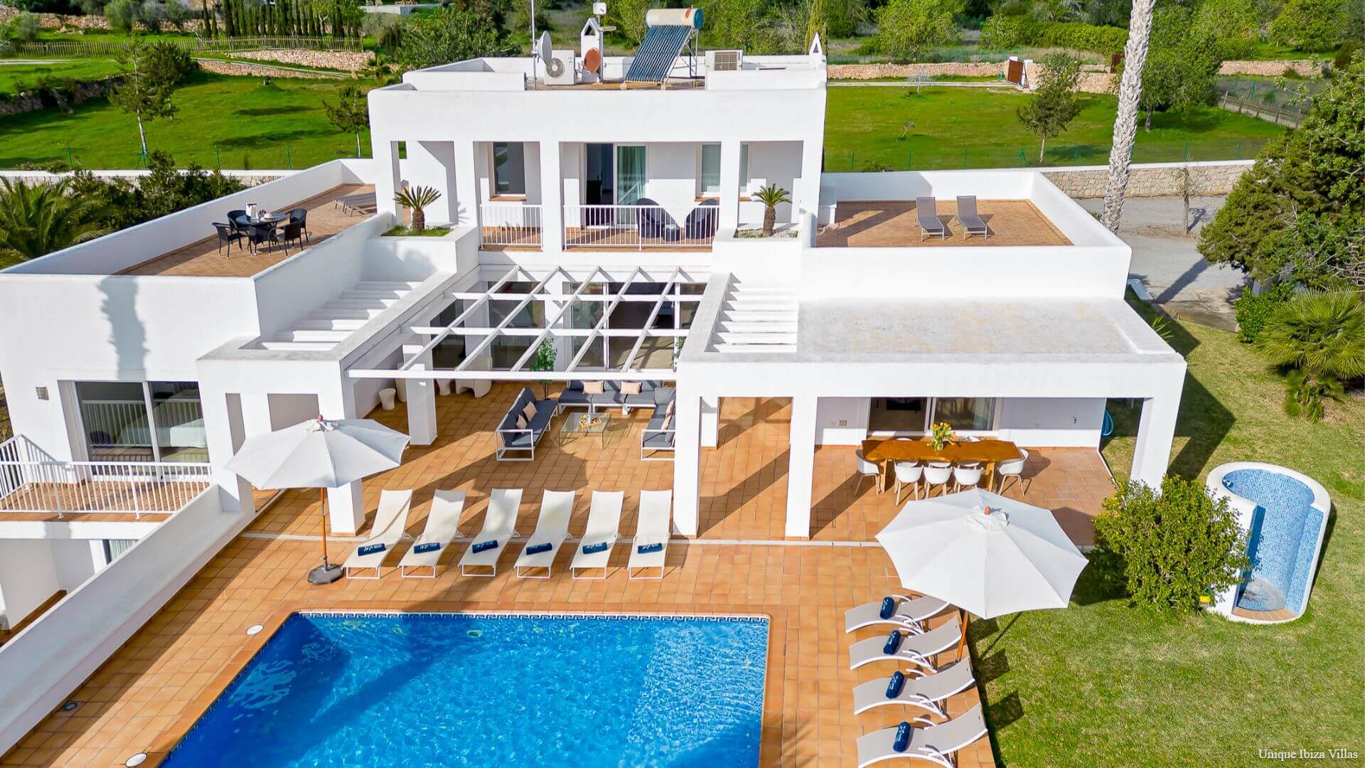  - VILLA STYLE - 5 Bedrooms - San Rafael
