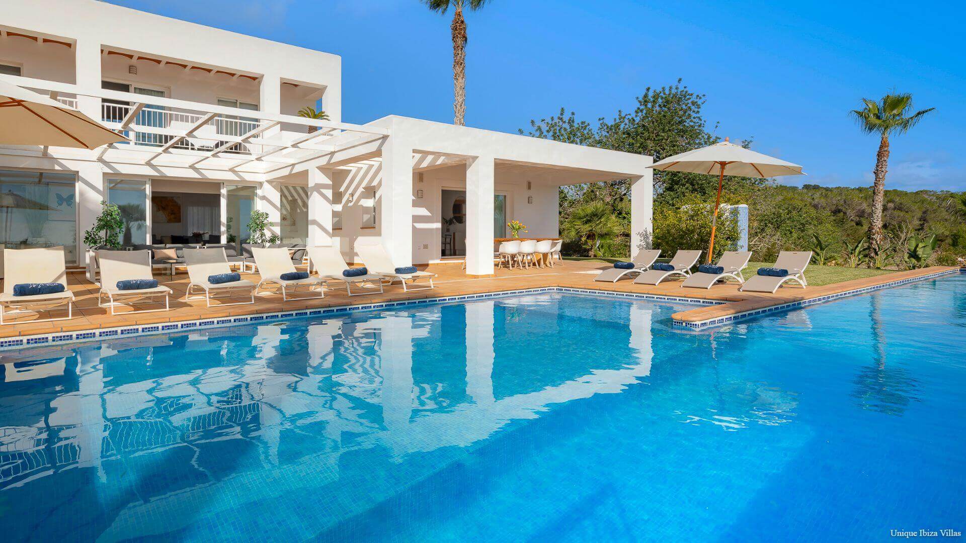  - VILLA STYLE - 5 Bedrooms - San Rafael