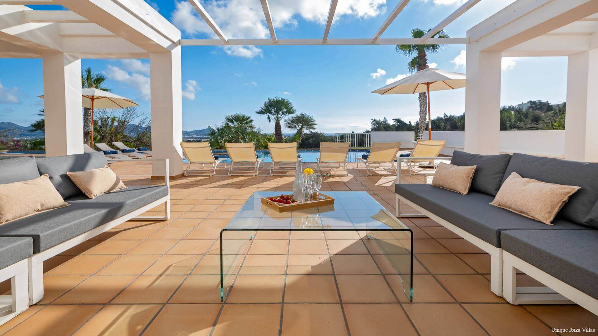  - VILLA STYLE - 5 Bedrooms - San Rafael