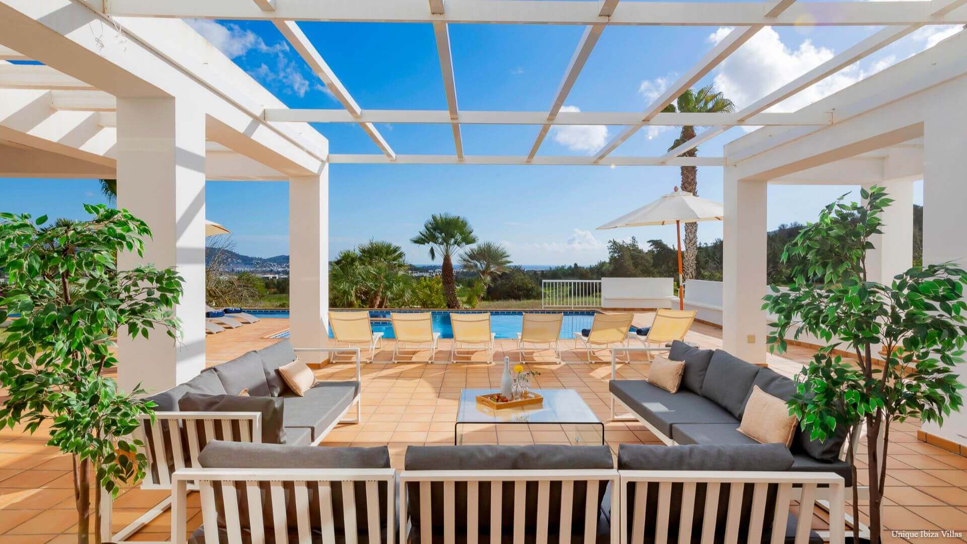  - VILLA STYLE - 5 Bedrooms - San Rafael