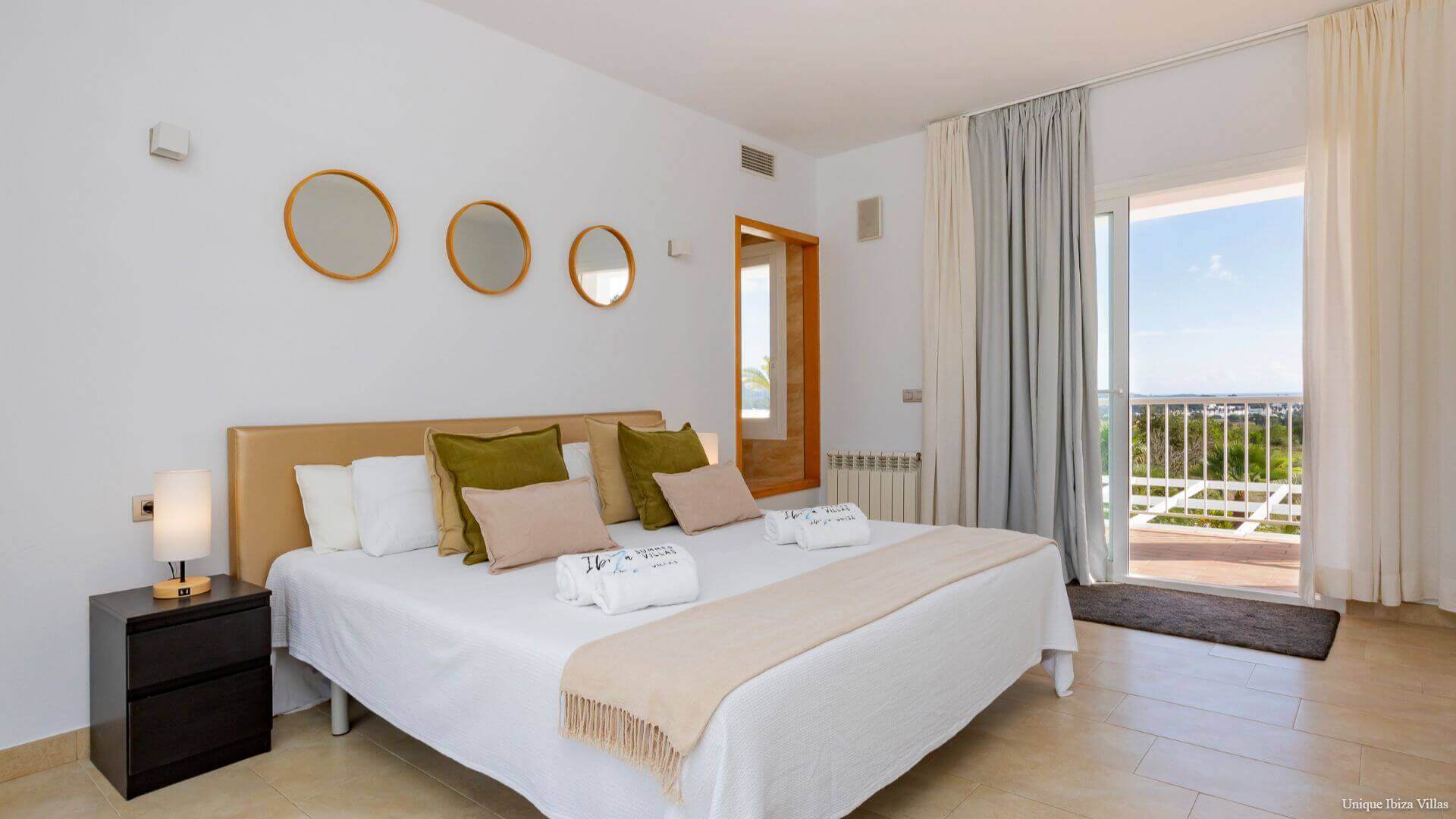  - VILLA STYLE - 5 Bedrooms - San Rafael