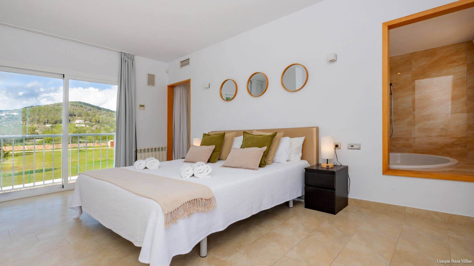  - VILLA STYLE - 5 Bedrooms - San Rafael