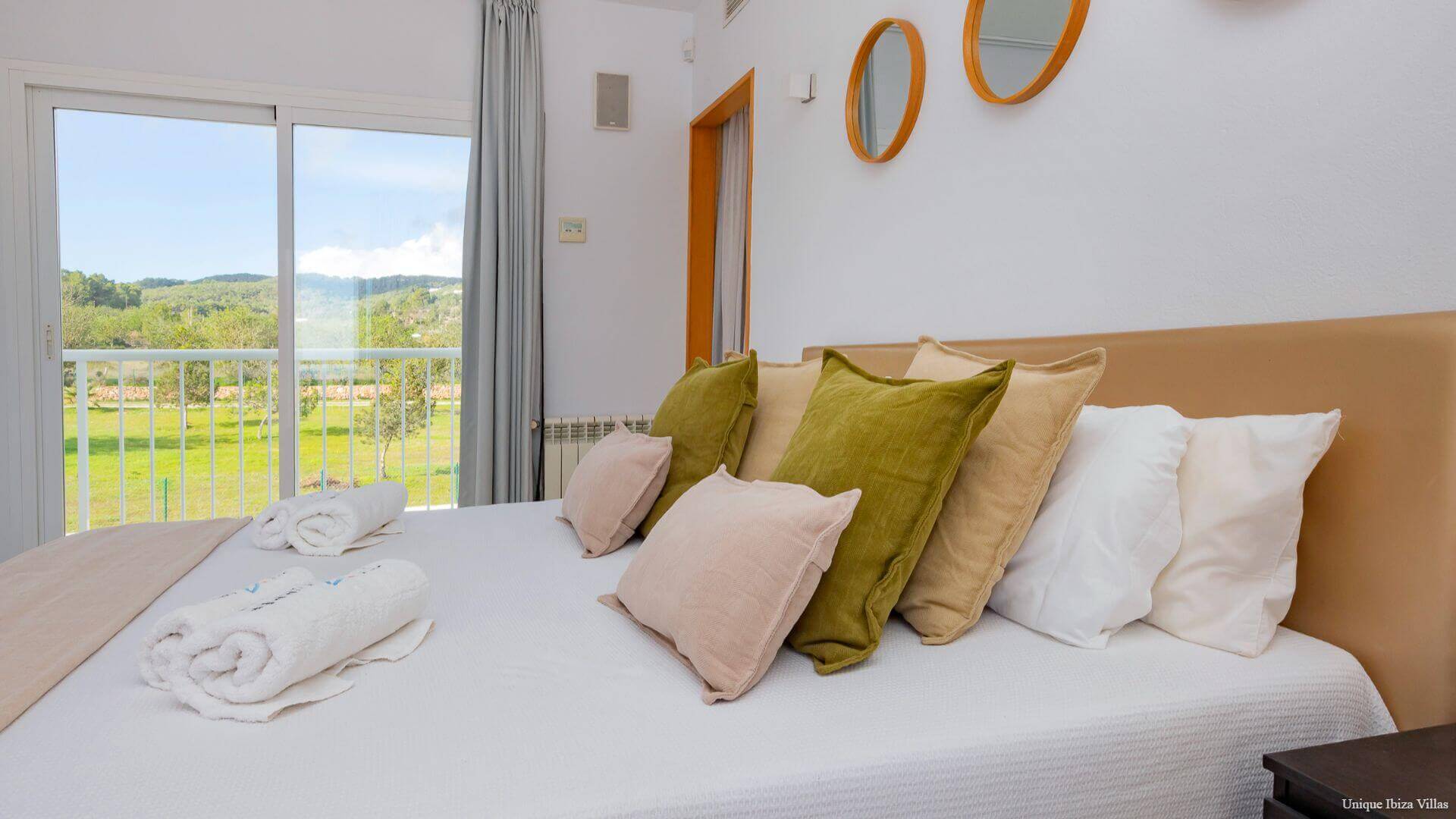  - VILLA STYLE - 5 Bedrooms - San Rafael