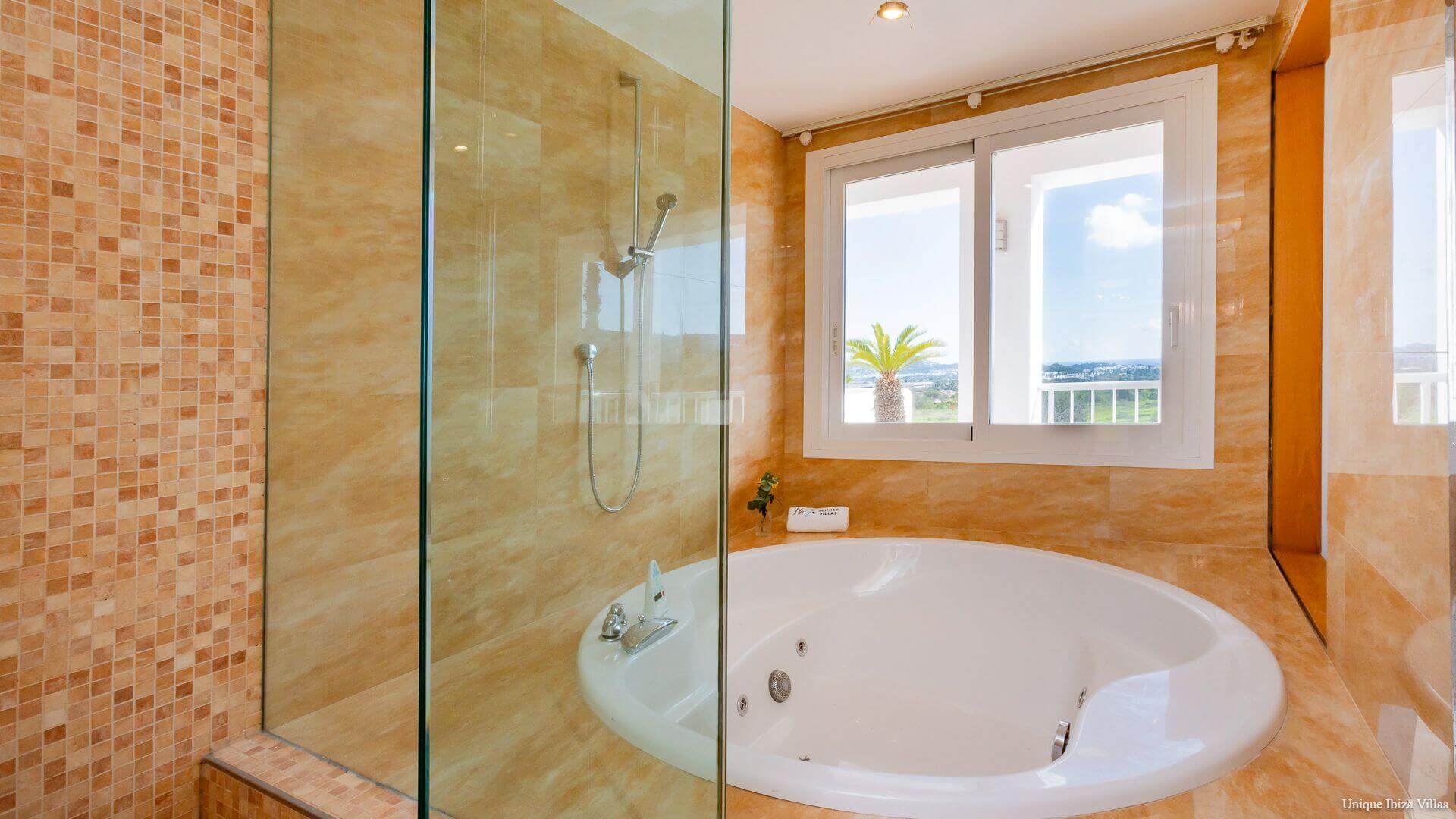  - VILLA STYLE - 5 Bedrooms - San Rafael