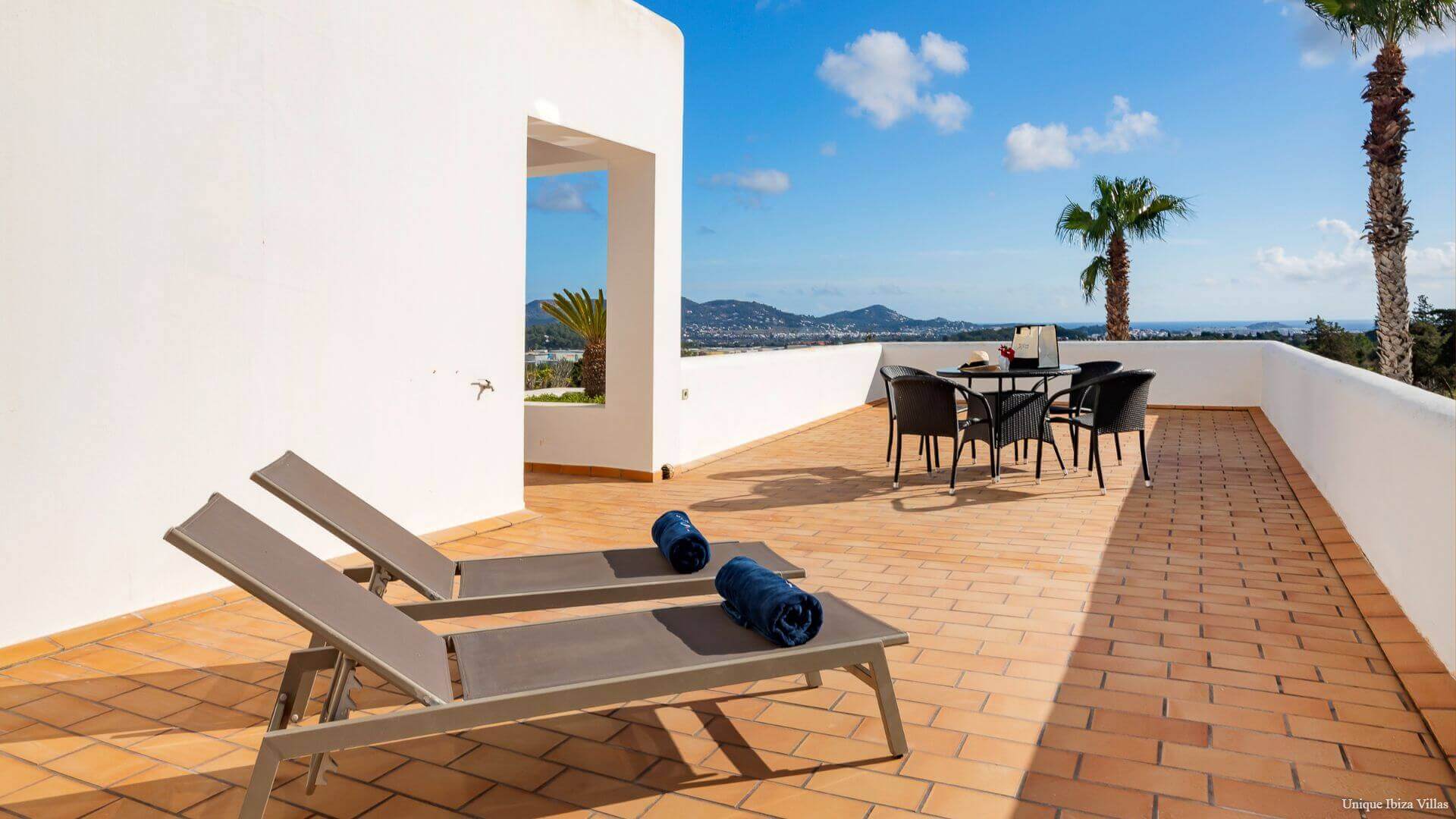  - VILLA STYLE - 5 Bedrooms - San Rafael