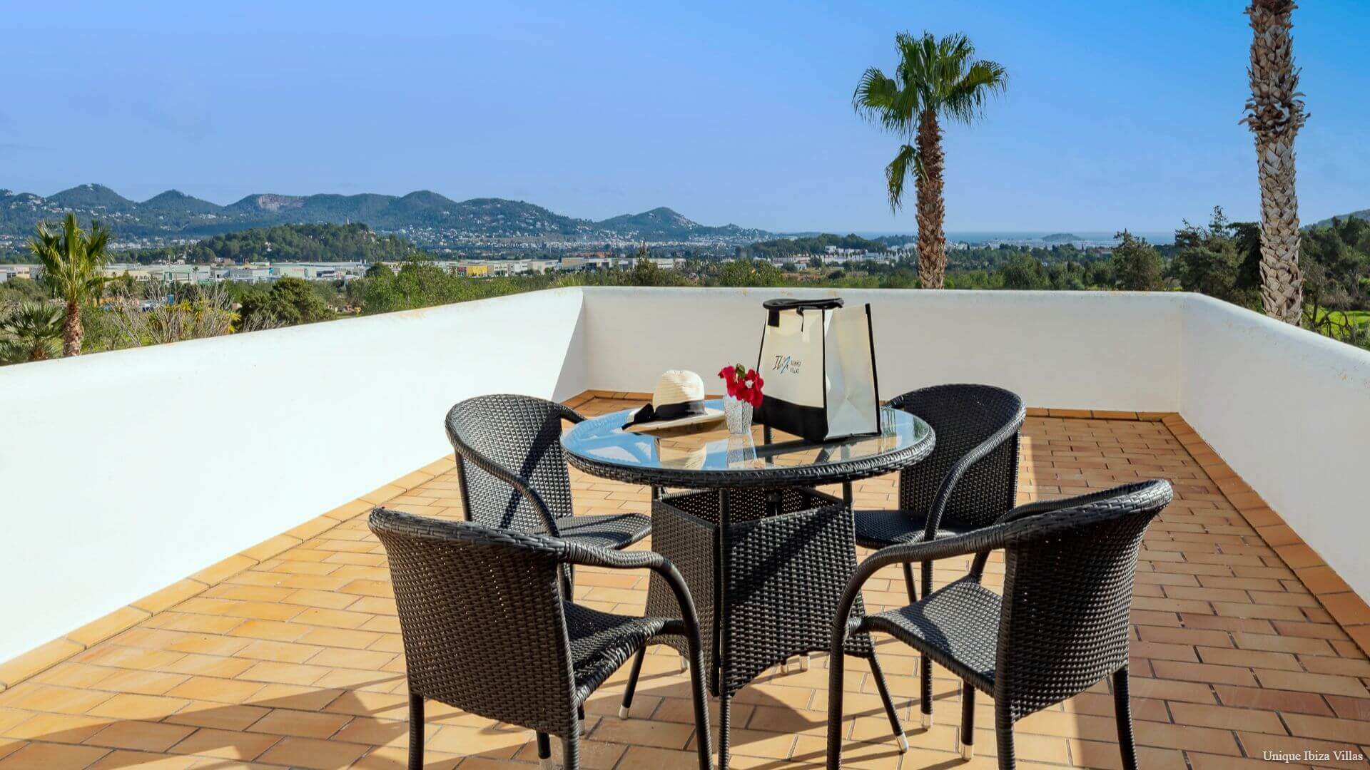  - VILLA STYLE - 5 Bedrooms - San Rafael