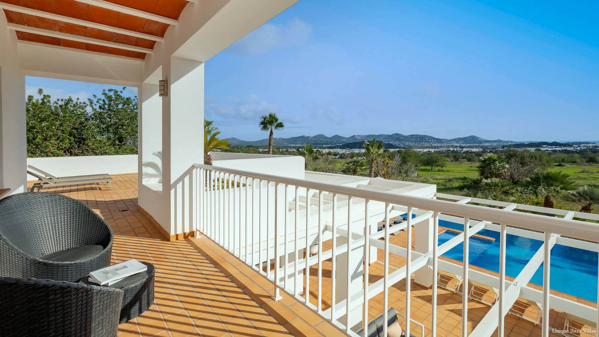  - VILLA STYLE - 5 Bedrooms - San Rafael