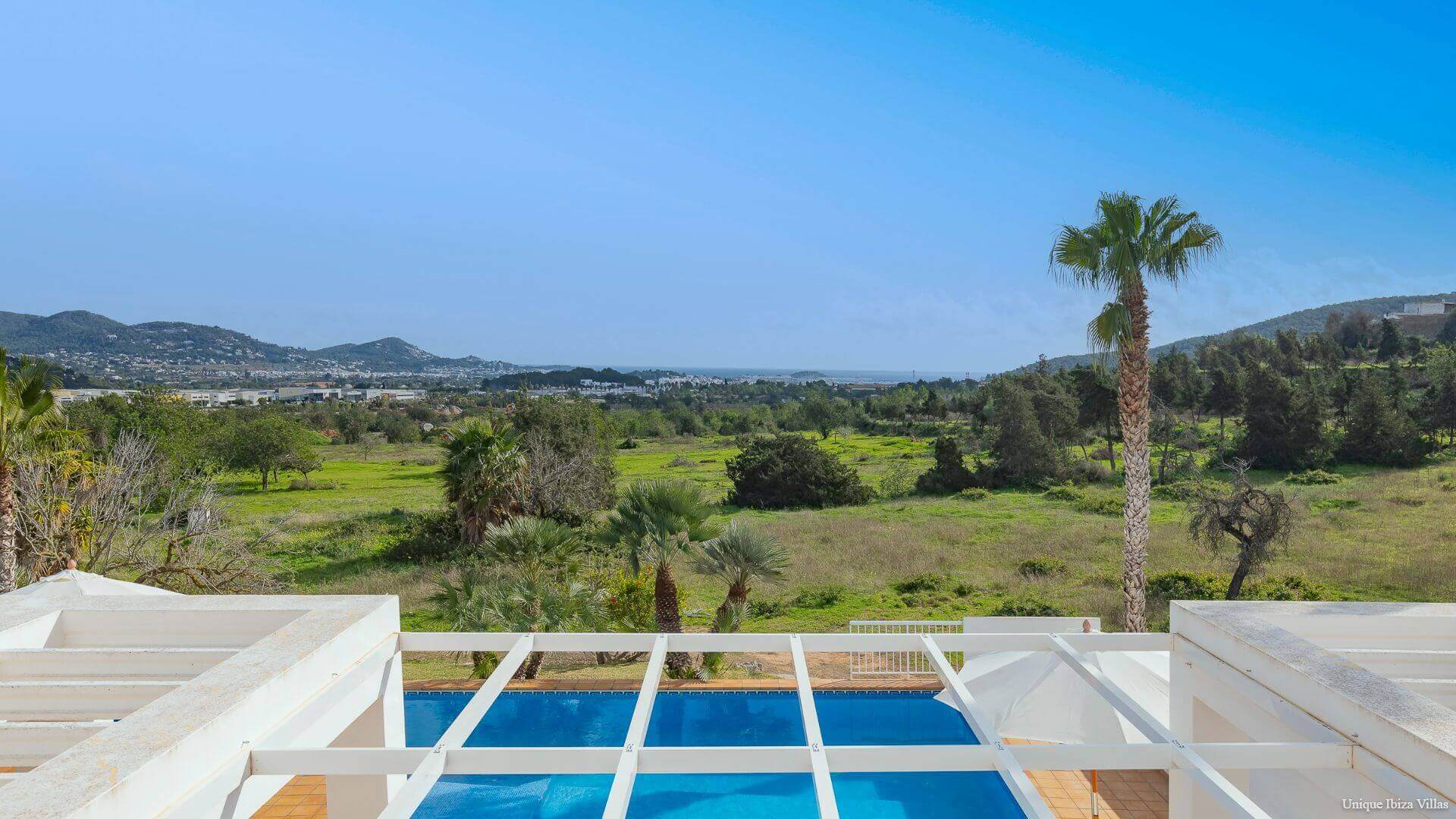  - VILLA STYLE - 5 Bedrooms - San Rafael